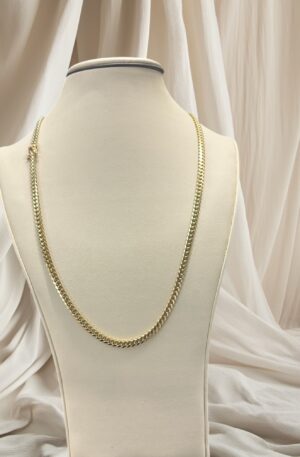 Cadena Modelo Cuban link de 10mm en Oro de 10k. Para Otro Kilate o modificasion,contactenos 3️⃣0️⃣5️⃣5️⃣0️⃣1️⃣9️⃣0️⃣4️⃣4️⃣☎️ WhatsApp