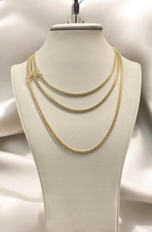 Cadena Modelo Cuban Link de .4mm en Oro de 10K. Para Otro Kilate o modificasion,contactenos 3️⃣0️⃣5️⃣5️⃣0️⃣1️⃣9️⃣0️⃣4️⃣4️⃣☎️ WhatsApp.